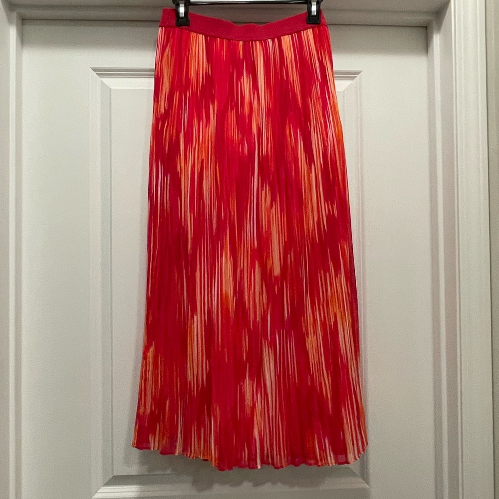 Ruby Rd Beautiful Free Flowing Maxi Skirt, Elastic waist, a full lining, Size 10